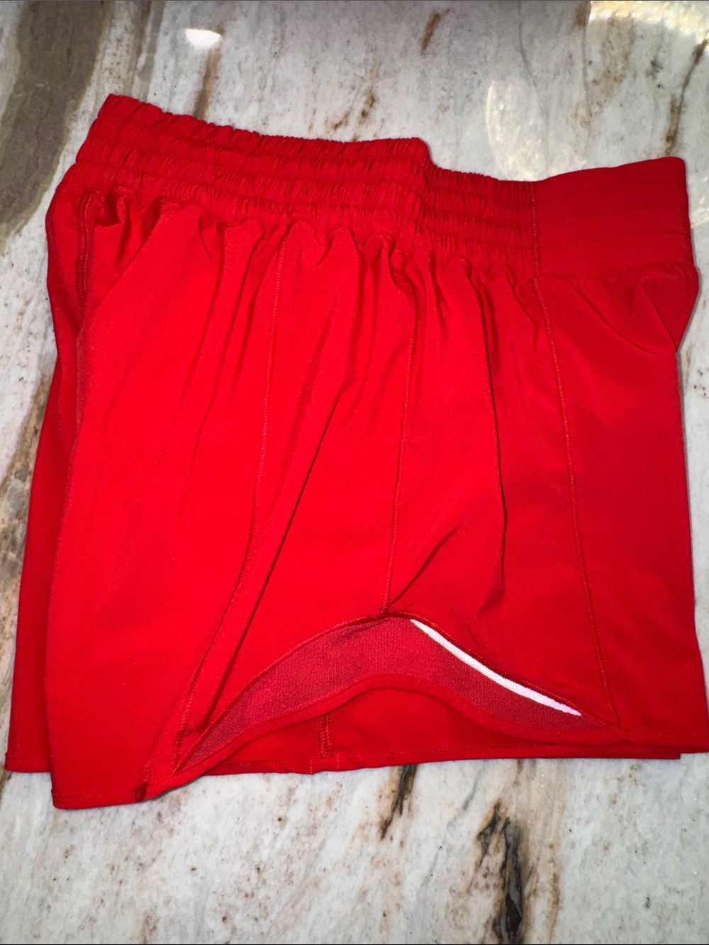 🔥 Lululemon Hotty Hot High-Rise Lined Short 4" Lulu Red SIZE 6 - Picture 13 of 14